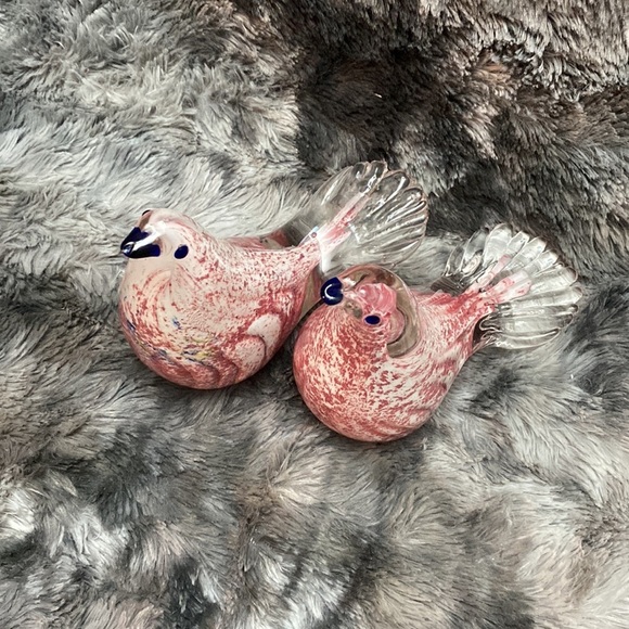 Two Glass Art red Birds with black beaks - Picture 12 of 16